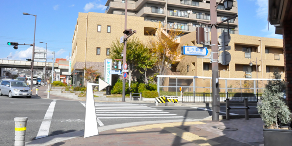 「寿町北」交差点を右折